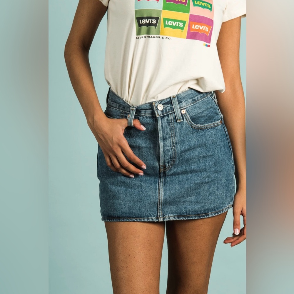 NWT Levi’s Icon Denim Mini Skirt
